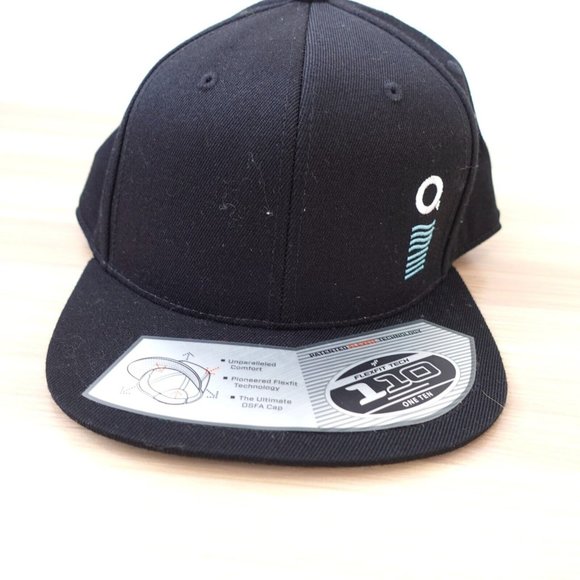 Oxigen Hat Mens Black Snapback Cap Wool Blend Flexfit Tech 110 One Ten OSFA - Picture 1 of 9
